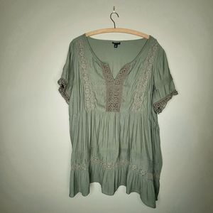 🆕️ Ruffled Torrid Blouse Size 2